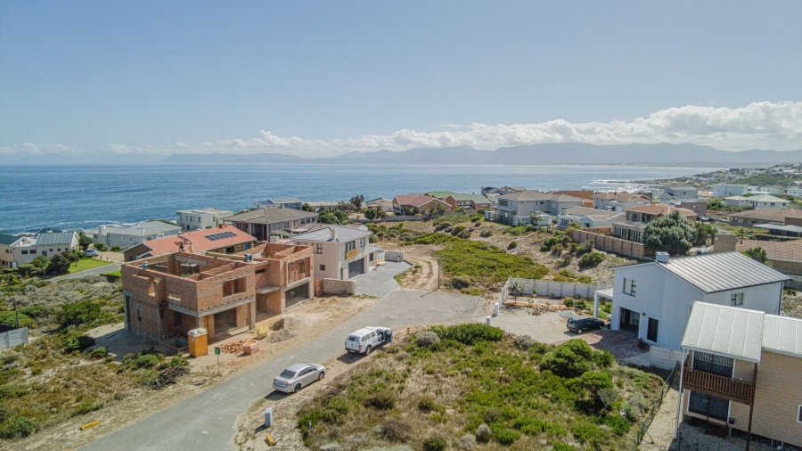 4 Bedroom Property for Sale in Perlemoenbaai Western Cape